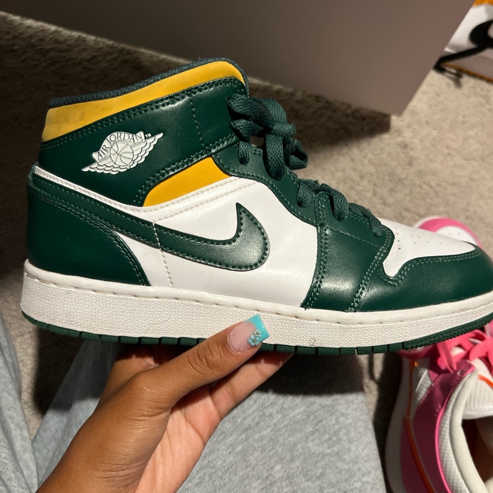 Nike Green and White Athletic Shoes with Classic High-Top Design
